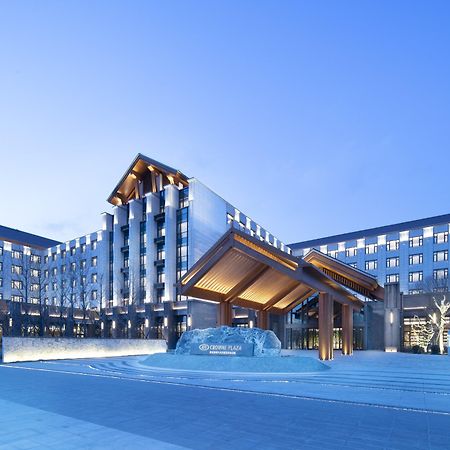 คราวน์ พลาซา ปักกิ่ง ป้าตาหลิง Hotel Yanqing ภายนอก รูปภาพ