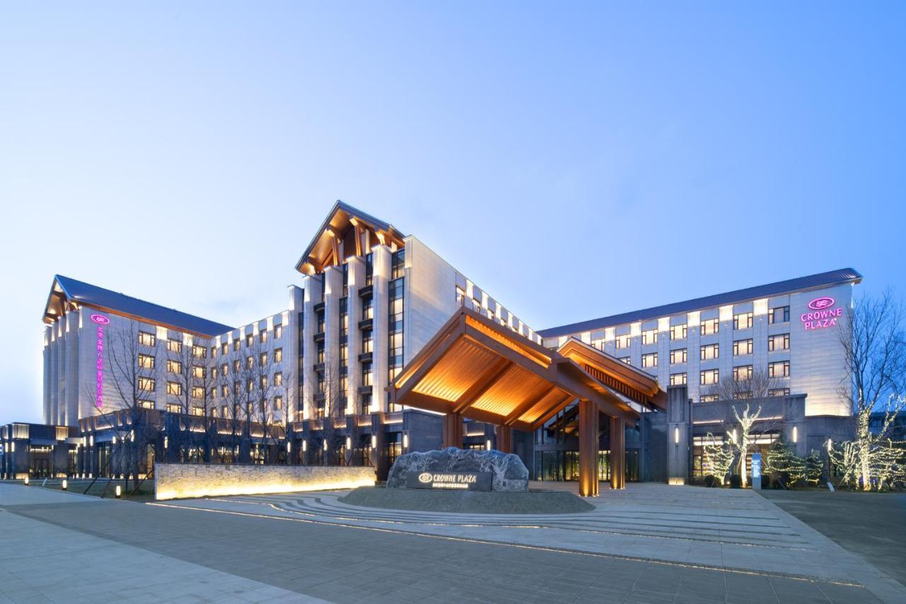 คราวน์ พลาซา ปักกิ่ง ป้าตาหลิง Hotel Yanqing ภายนอก รูปภาพ