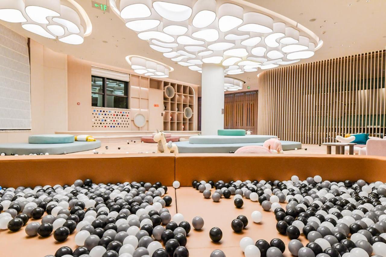 คราวน์ พลาซา ปักกิ่ง ป้าตาหลิง Hotel Yanqing ภายนอก รูปภาพ