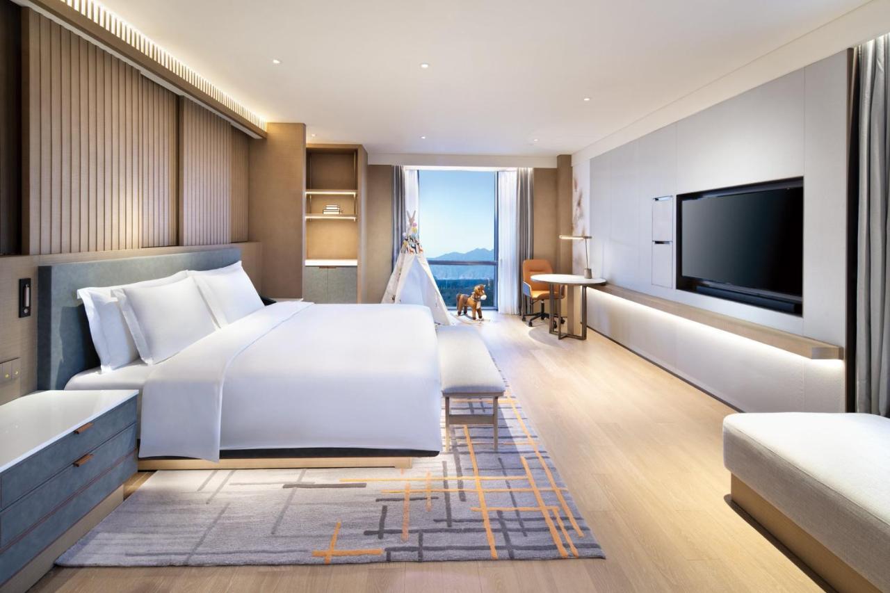 คราวน์ พลาซา ปักกิ่ง ป้าตาหลิง Hotel Yanqing ภายนอก รูปภาพ