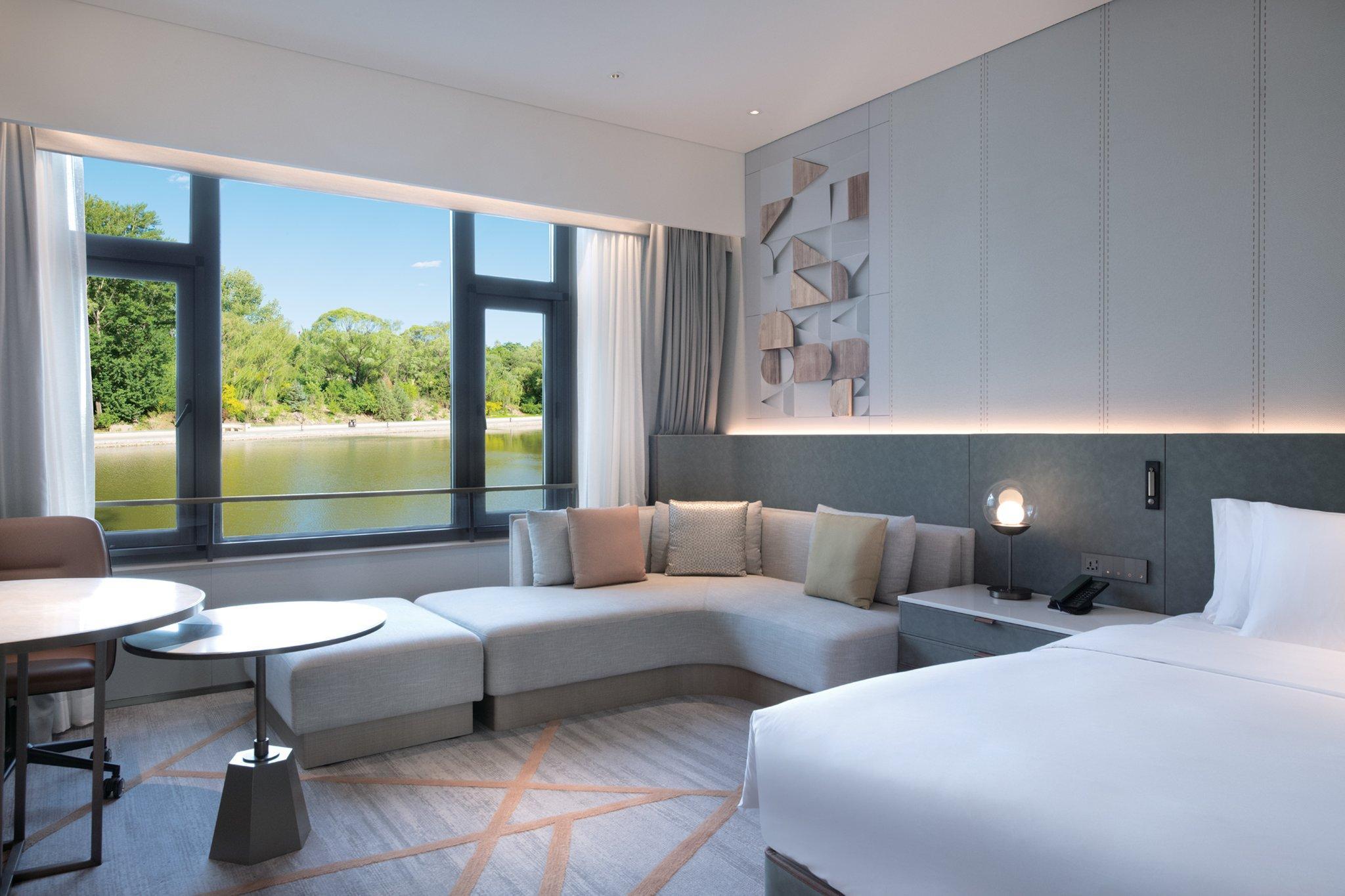 คราวน์ พลาซา ปักกิ่ง ป้าตาหลิง Hotel Yanqing ภายนอก รูปภาพ